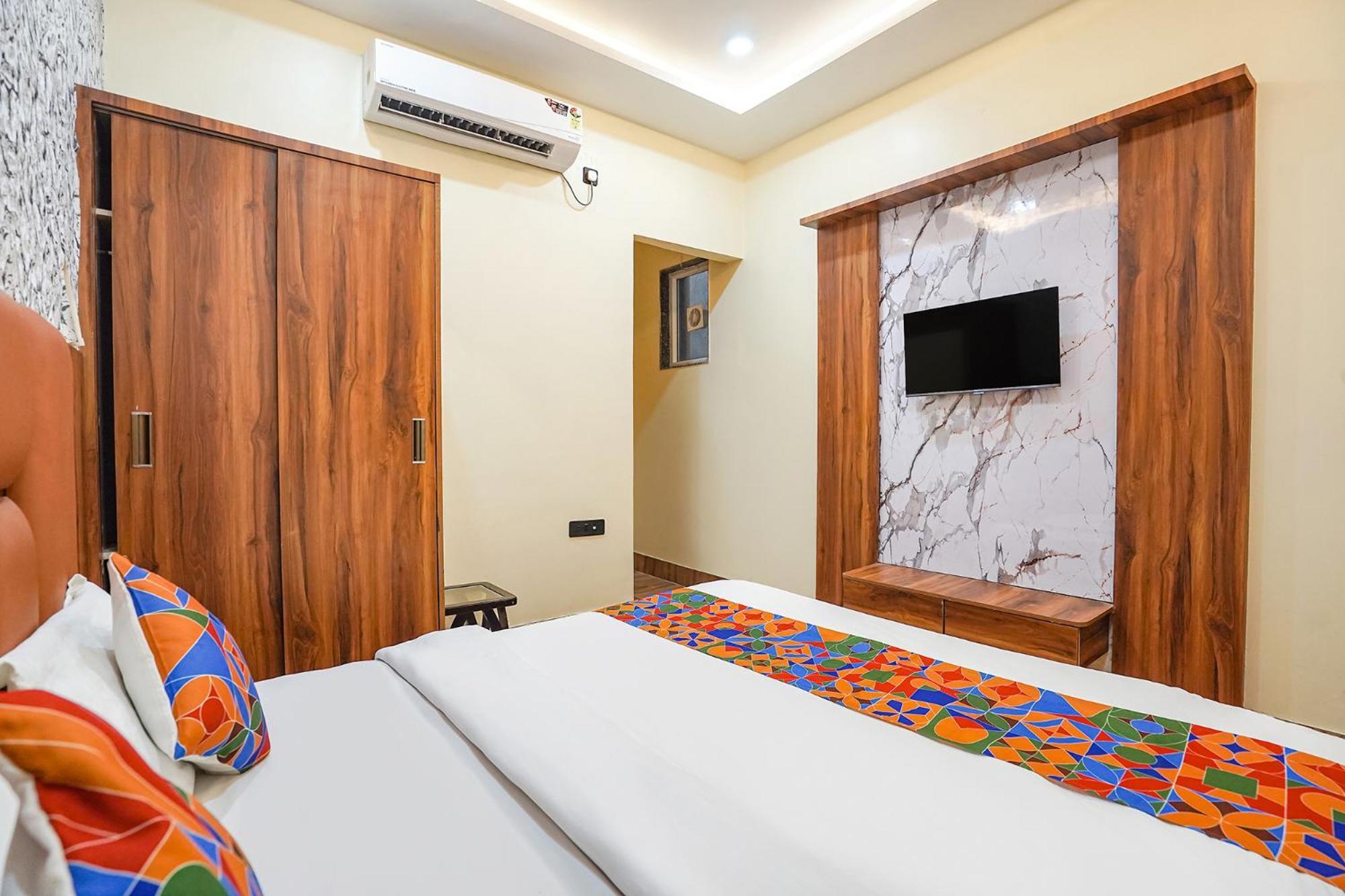 Fabhotel The Vrindavan Inn Exterior photo
